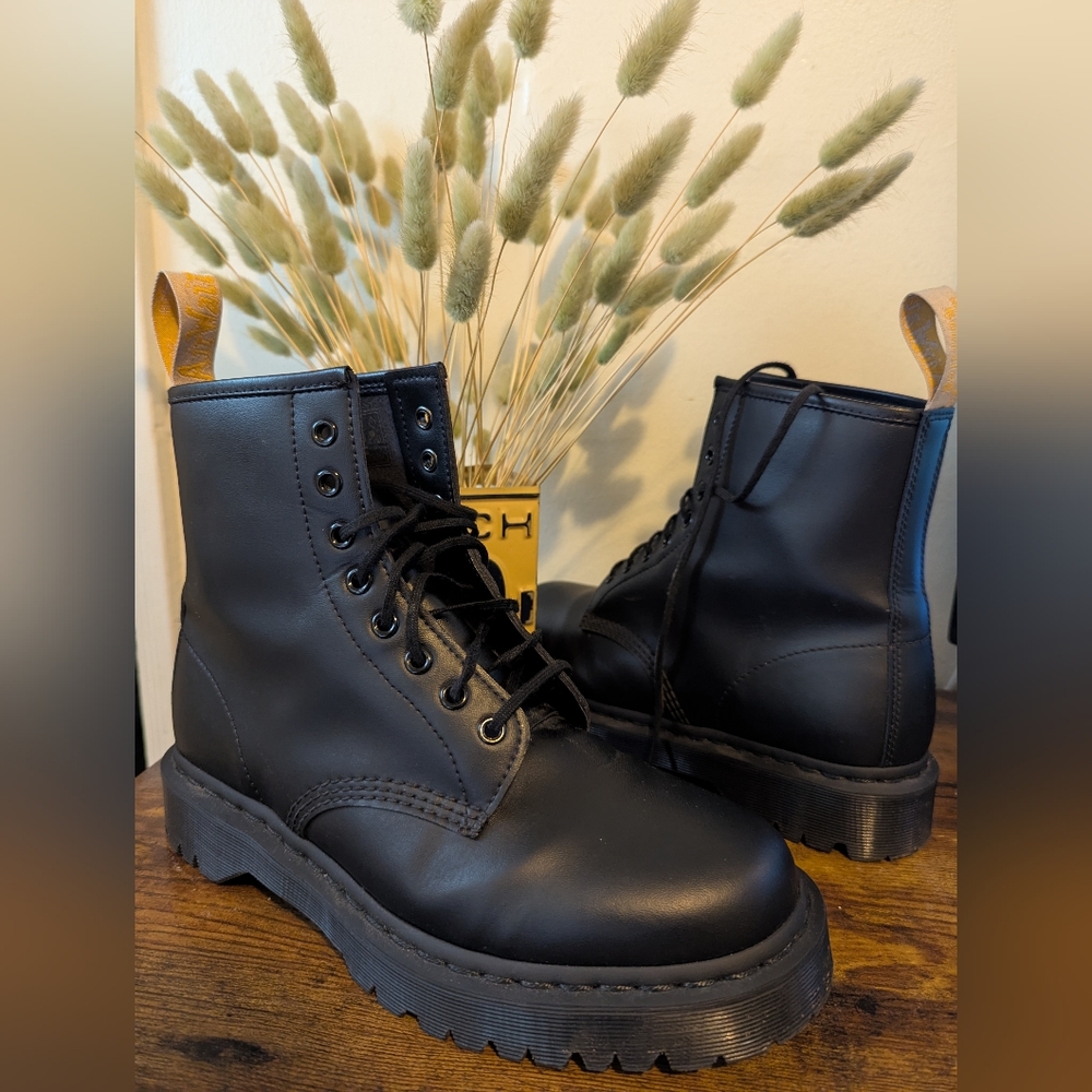 Doc Martens 1460 Bex Mono Vegan Unisex       Mens 10 Women's/Ladies 11